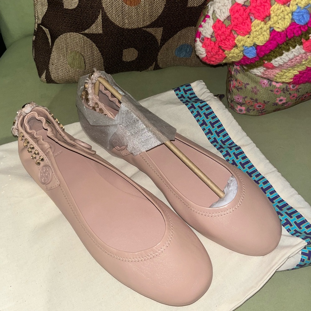 Elegant Women's Silver Loafers Tory Burch